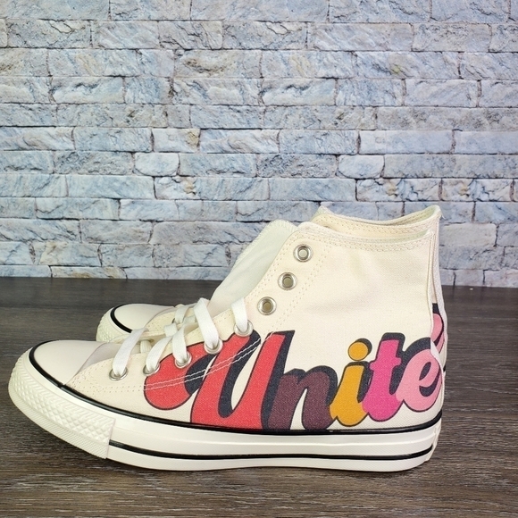 New Chuck Taylor All Star Hi 'Girls United" - Picture 8 of 12